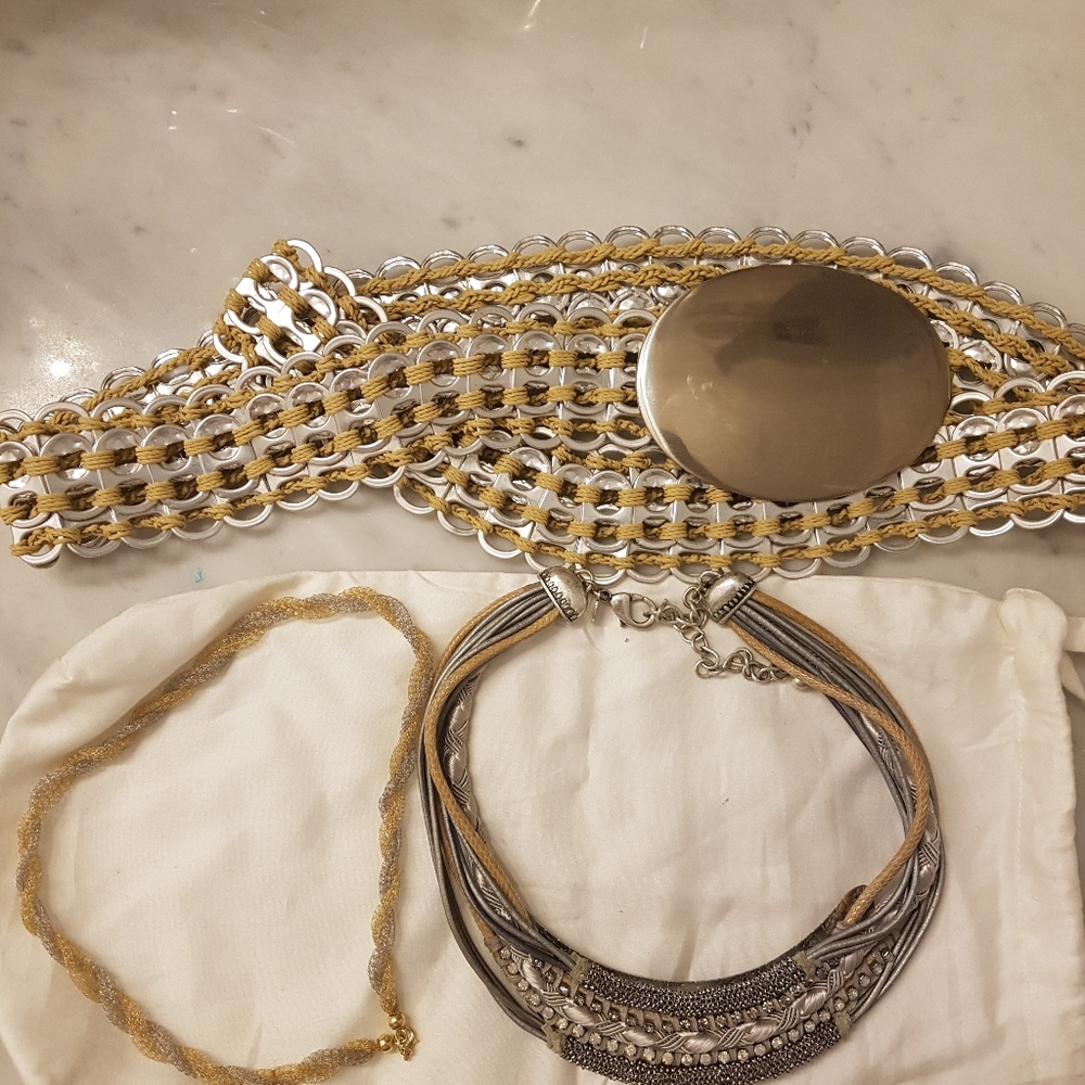 Classy gray and tan accessories with Escama Studio med- xl pop tab belt